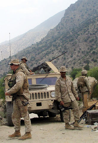 Fuerzas de EE UU que participan en el rescate en  Kunar, el viernes.