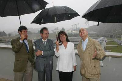INAUGURACIÓN BAJO LA LLUVIA.