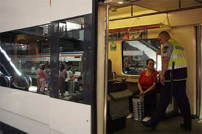VIGILANCIA ESPECIAL EN ATOCHA Y CHAMARTÍN