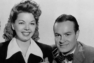 Frances Langford, junto a Bob Hope en 1942.