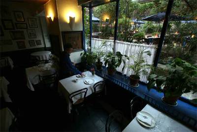 Sacha, en Madrid, un  neobistrot  con platos espectaculares como la ventresca de atún con tocino ibérico (abajo).