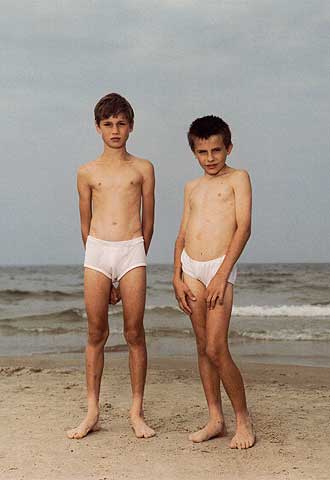 'Almost 1' (2002), de R. Dijkstra.