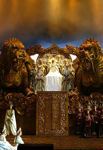 Una escena de la producción de Nuria Espert de  Turandot. 