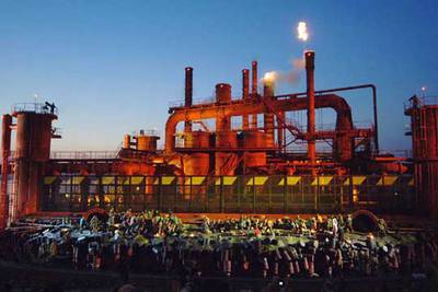 Montaje de  El trovador  realizado por Robert Carsen para el Festival de Bregenz. rnrn BE 