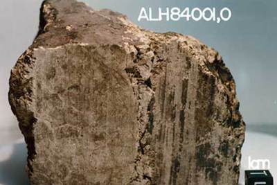 El meteorito de origen marciano ALH-84001, encontrado en la Tierra.