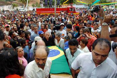 Llega a Brasil el cuerpo de Menezes