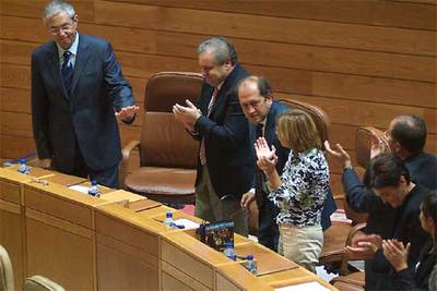 Emilio Pérez Touriño, ayer tras ser investido nuevo presidente de la Xunta de Galicia.