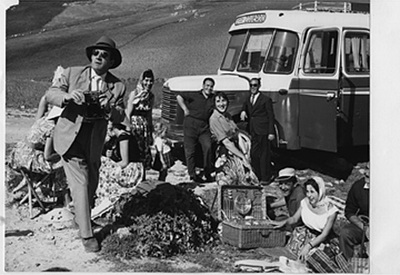 De extra (con sombrero), en la filmación de 'Esencia de misterio', de Jack Cardiff, rodada en Málagarny Sevilla.