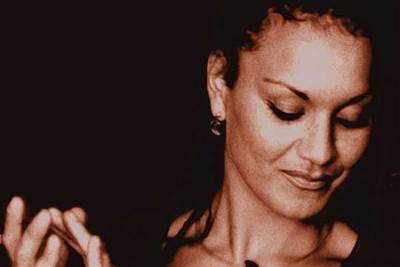 Ortega, en la portada de su primer disco,  Siento  (1997).