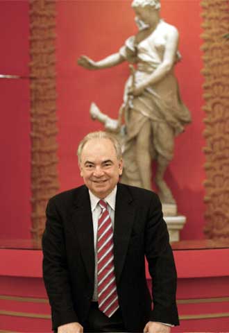 Manuel Trujillo, director del servicio de psiquiatría rnrndel Hospital Bellevue de Nueva York, un hombre rnrnque posee esa cualidad que se ve en toda la gente triunfadora: un entusiasmo voraz por lo que hace y que encarna el espíritu de servicio público de un hospital que no cierra las puertas a nadie.