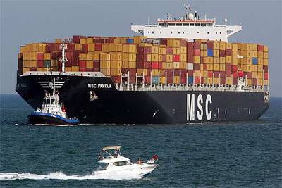 Llega a Valencia el barco portacontenedores más grande del mundo