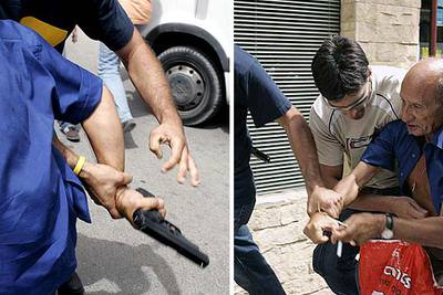 Descamisado y con pistola