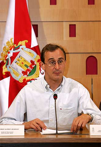 Alonso, durante la rueda de prensa de ayer.