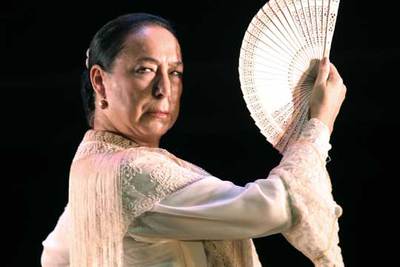 Cristina Hoyos en un momento del espectáculo  Viaje al Sur. 