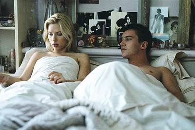 Scarlett Johansson y Jonathan Rhys-Meyers, en una escena de  Match point. 