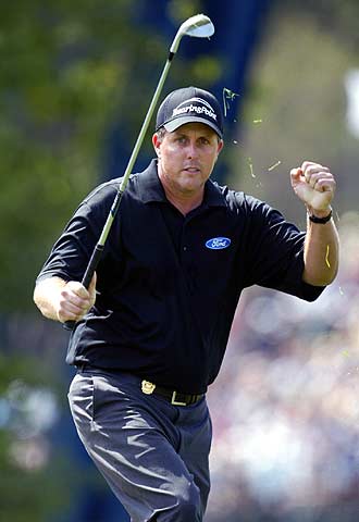 Phil Mickelson, tras su golpe decisivo.