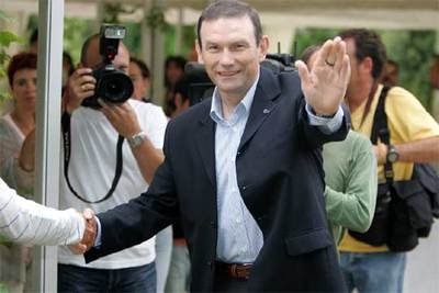 El  lehendakari  Juan José Ibarretxe, ayer en el palacio de Ajuria Enea.