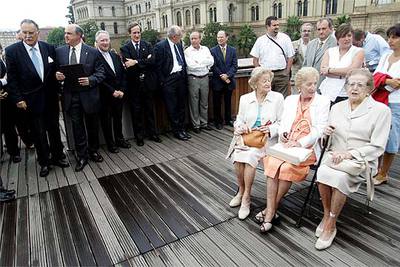 HOMENAJE AL PADRE ARRUPE.