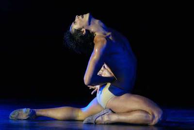 Igor Yebra, durante su interpretación de  La muerte de cisne  en Cap Roig.