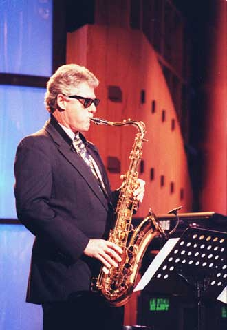 Clinton, en el programa de televisión  The Arsenio Hall Show , en 1992.