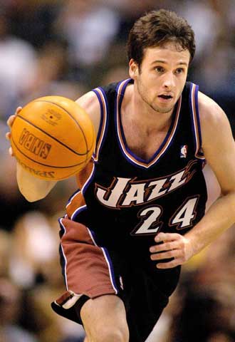 Raúl López, durante un partido con Utah Jazz.