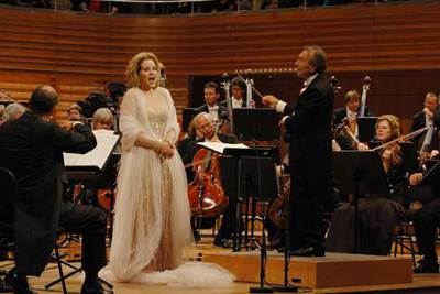 Renée Fleming, dirigida por Claudio Abbado, durante la interpretación de los  lieder  de Schubert en Lucerna.