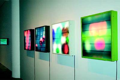 'No_name: frequency repetition', (2004-2005), de Mónika Bravo.