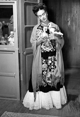 Retrato de Frida Kahlo (1907-1954) expuesto en la National Gallery de Londres.rnrn COR