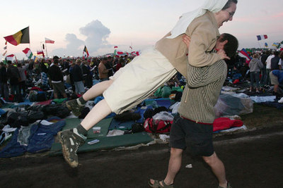 EL BAILE DE LA MONJA Y EL MISIONERO.
