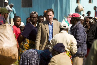 Ralph Fiennes protagoniza  El jardinero fiel,  uno de los estrenos más esperados de la temporada.