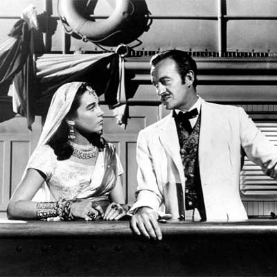 Shirley MacLaine y David Niven, en un fotograma de  La vuelta al mundo en 80 días .