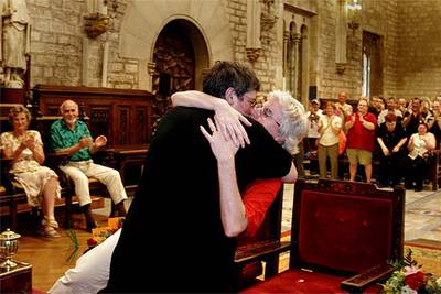 El 'sí' de dos mujeres militantes del movimiento homosexual