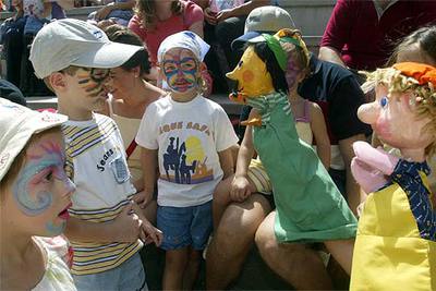 Títeres mágicos y solidarios