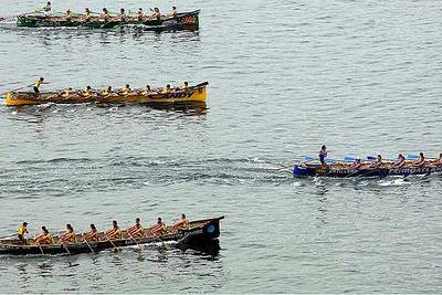 Astillero, espoleado por el magnífico registro de Castro en la primera tanda, se aplicó desde el principio para evitar sorpresas. Su  txanpa  inicial resultó demoledora para sus tres rivales (Arkote, Orio y Hondarribia, de abajo a arriba). El duelo cántabro partirá el próximo domingo casi de cero.