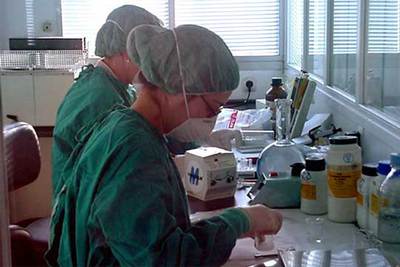 Laboratorio donde se realiza el test  de priones de las  vacas locas , en Barcelona.