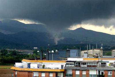Una docena de tornados sacuden el litoral catalán en tres días