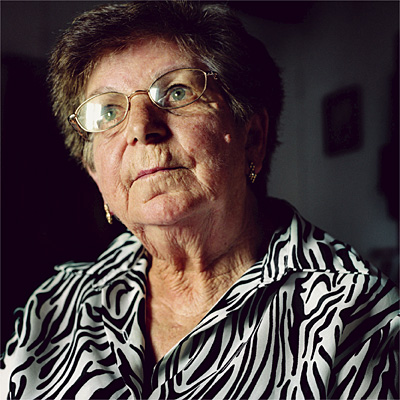 Como las legendarias sabinas, que vuelven a levantarse a pesar de las dificultades y del viento castigador, a Natalia Castañeda le quedan muchas fuerzas para luchar por su tierra. 