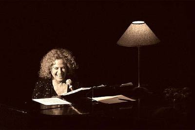 Carole King, durante uno de sus conciertos, en una foto de promoción.
