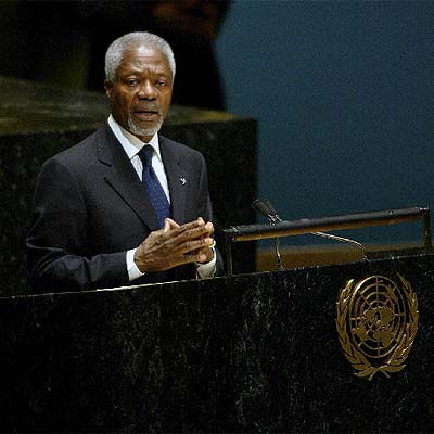 Kofi Annan explica el proyecto de reforma de la ONU a la Asamblea General el pasado 21 de marzo.