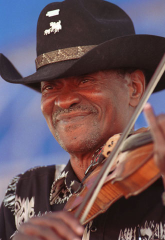Clarence 'Gatemouth' Brown, 'bluesman' inclasificable