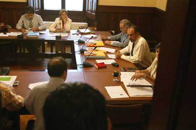 El Gobierno catalán acoge con cautela el plan de financiación de CiU, similar al cupo vasco