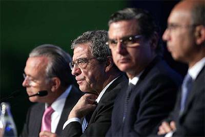 Junta de accionistas de Telefónica, presidida por César Alierta.