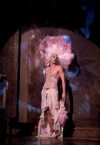 Fele Martínez, en una escena de  Flor de Otoño. 