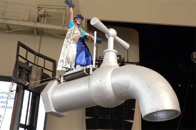 Els Comediants, en la clausura de la Exposición Universal de Aichi, con el espectáculo  ZH2O Sueños de Agua. 