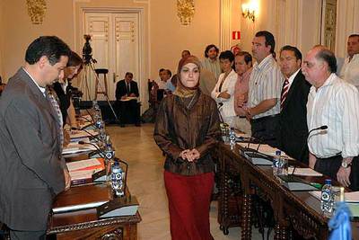 Toma de posesión con el velo islámico