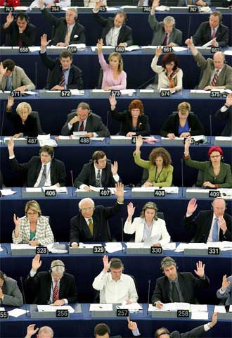 Los diputados europeos votan la resolución sobre Turquía.