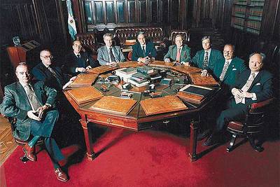 La Corte Suprema de Argentina de febrero de 2002. Antonio Boggiano es el primero por la derecha.