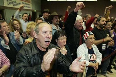 Los trabajadores de Boeing firman el convenio