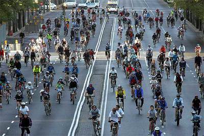 LA CAPITAL, TOMADA POR MILES DE CICLISTAS