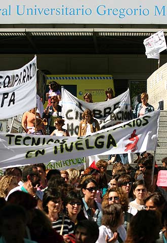 Manifestación ante el hospital Gregorio Marañón de Madrid.